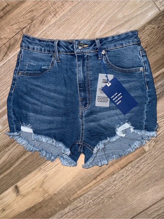 Love Tree Pants - High-Rise Frayed Hem Denim Shorts BNWT M